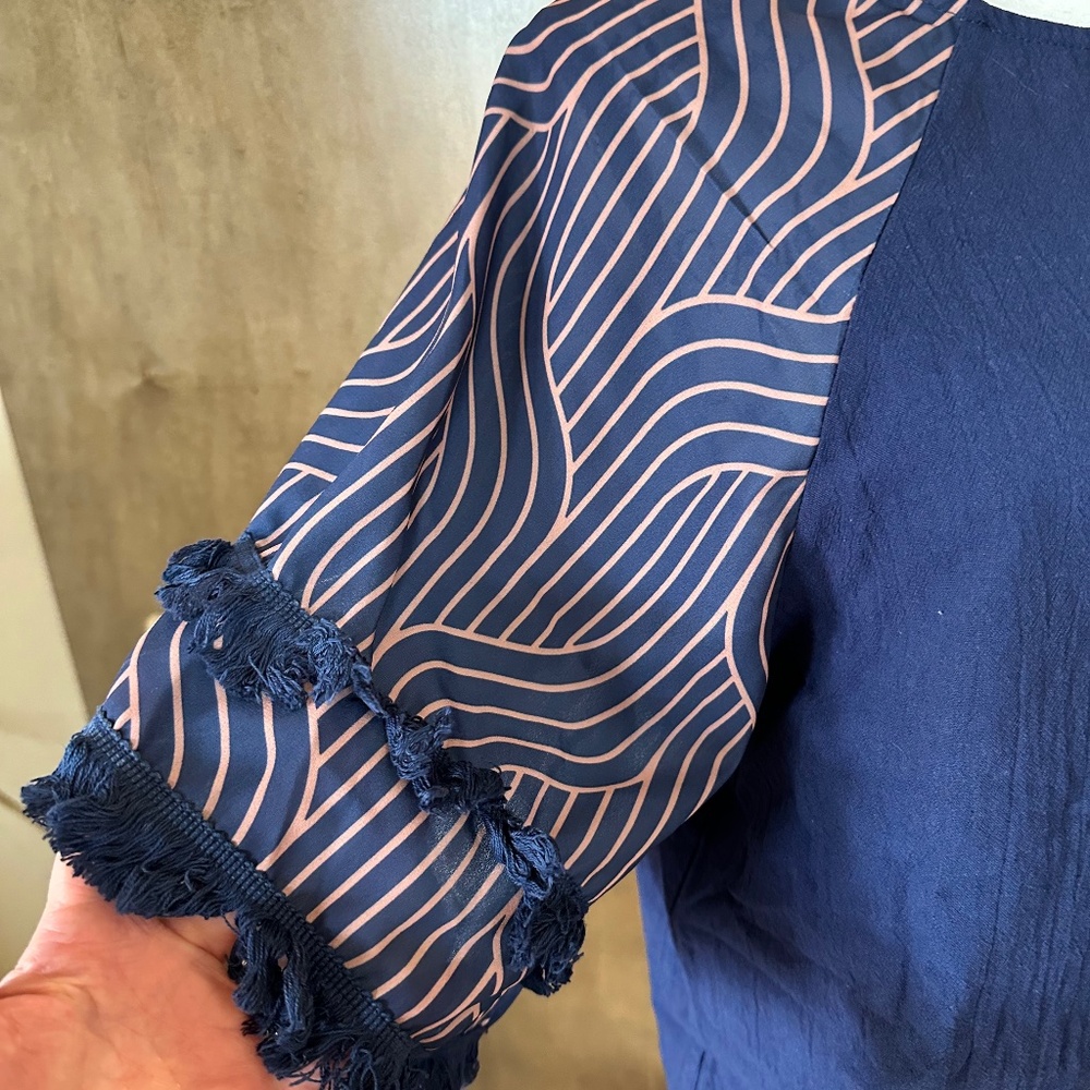 Beautiful Womens. Blouse -  New !!!